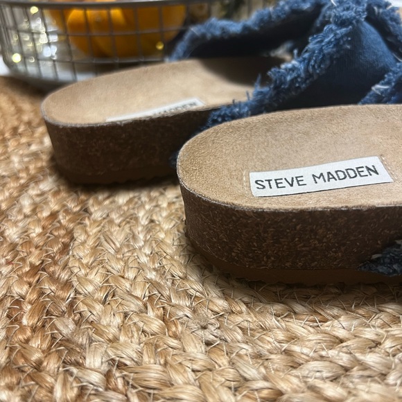 Steve Madden Flatform sandals size 8 gentle used. - Picture 9 of 11